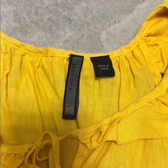 Nine West Yellow Sleeveless Ruffled Blouse - Picture 2 of 4